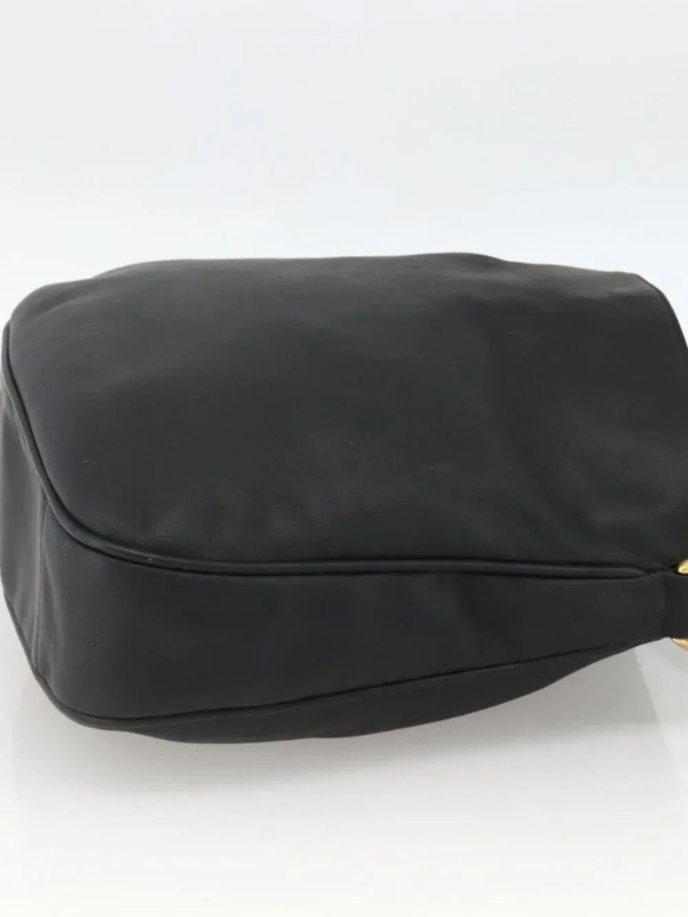 Gucci brand	gucci color	black